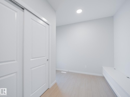 17527 7 Street, Edmonton, AB - Indoor Photo Showing Other Room