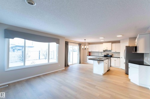 11211 11 Ave, Edmonton, AB - Indoor Photo Showing Kitchen