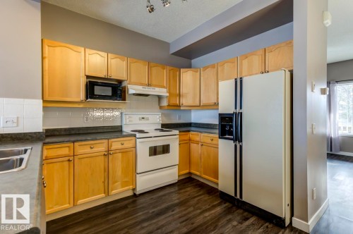 187 Bridgeport Boulevard, Leduc, AB - Indoor Photo Showing Kitchen