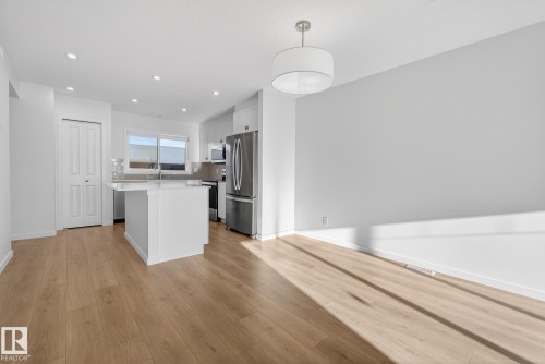 2416 Trumpeter Way, Edmonton, AB - Indoor Photo Showing Kitchen