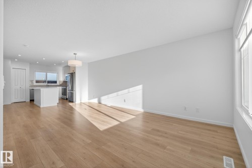 2416 Trumpeter Way, Edmonton, AB - Indoor