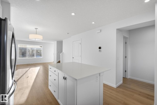 2416 Trumpeter Way, Edmonton, AB - Indoor