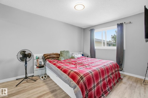 15016 51 Street, Edmonton, AB - Indoor Photo Showing Bedroom