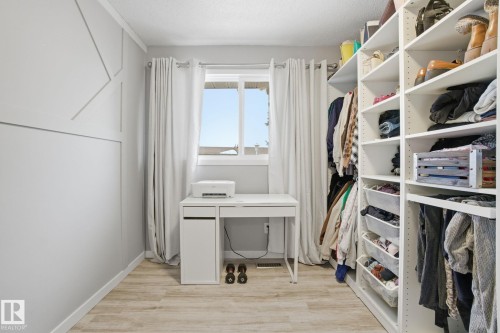 15016 51 Street, Edmonton, AB - Indoor With Storage