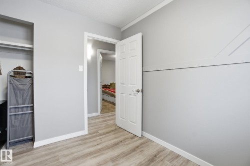 15016 51 Street, Edmonton, AB - Indoor Photo Showing Other Room