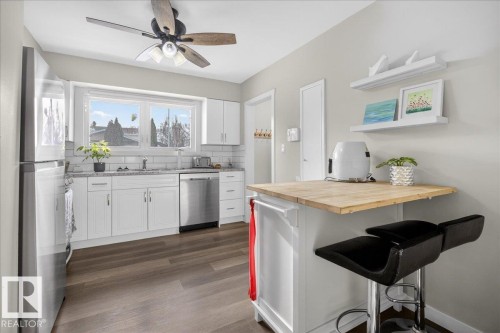 9909 77 Street, Edmonton, AB - Indoor Photo Showing Kitchen