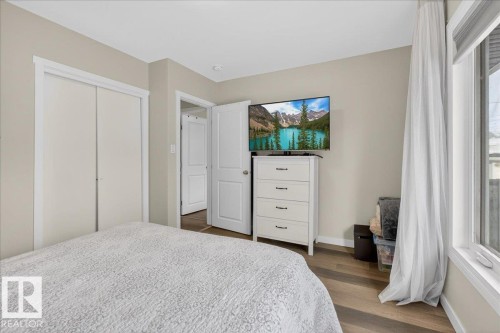 9909 77 Street, Edmonton, AB - Indoor Photo Showing Bedroom
