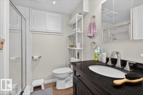 9909 77 Street, Edmonton, AB - Indoor Photo Showing Bathroom
