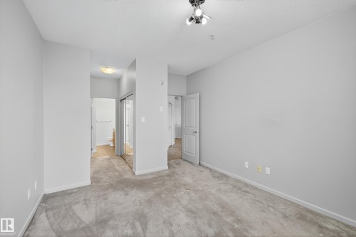 112 2503 Hanna Crescent, Edmonton, AB - Indoor Photo Showing Other Room