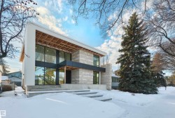 9767 146 Street  Edmonton, AB T5N 2Z3