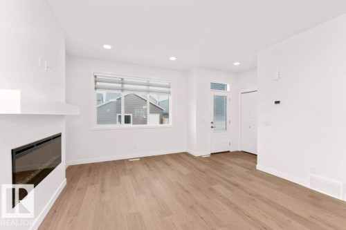 1529 Plum Circle, Edmonton, AB - Indoor With Fireplace