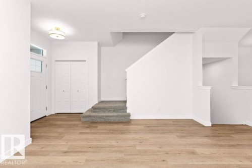 1529 Plum Circle, Edmonton, AB - Indoor Photo Showing Other Room
