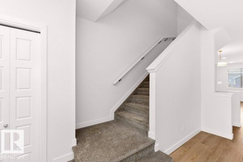 1529 Plum Circle, Edmonton, AB - Indoor Photo Showing Other Room