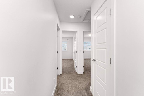 1529 Plum Circle, Edmonton, AB - Indoor Photo Showing Other Room