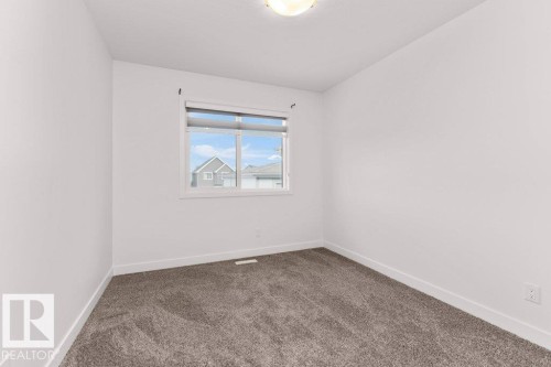 1529 Plum Circle, Edmonton, AB - Indoor Photo Showing Other Room