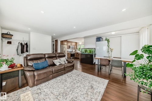 29 Sunset Boulevard, St. Albert, AB - Indoor Photo Showing Living Room