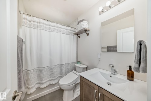 29 Sunset Boulevard, St. Albert, AB - Indoor Photo Showing Bathroom