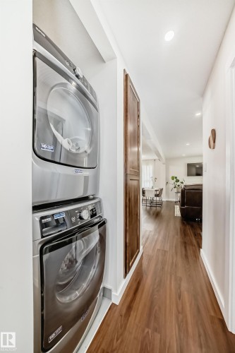 29 Sunset Boulevard, St. Albert, AB - Indoor Photo Showing Laundry Room