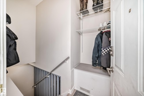 29 Sunset Boulevard, St. Albert, AB - Indoor