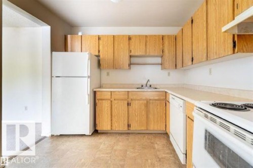 203 1628 48 Street, Edmonton, AB - Indoor Photo Showing Kitchen