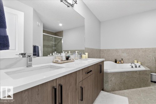 290 Rolston Wynd, Leduc, AB - Indoor Photo Showing Bathroom
