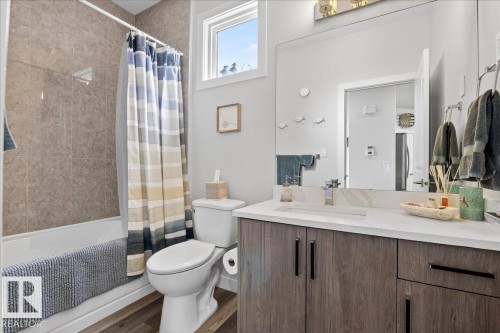 290 Rolston Wynd, Leduc, AB - Indoor Photo Showing Bathroom