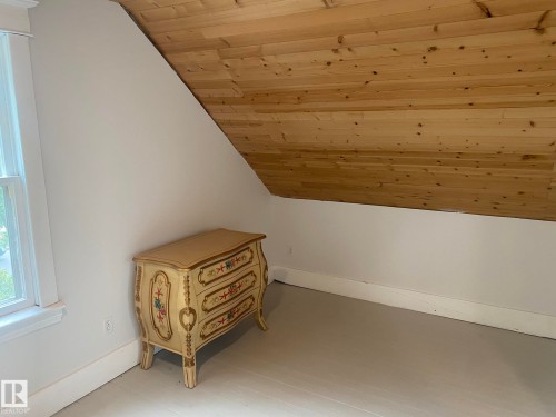 12811 121 Street, Edmonton, AB - Indoor Photo Showing Other Room