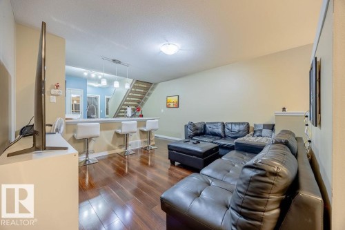 66 1623 Towne Centre Boulevard, Edmonton, AB - Indoor Photo Showing Living Room
