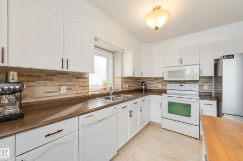 18812 93 Avenue, Edmonton, AB - Indoor Photo Showing Kitchen With Double Sink