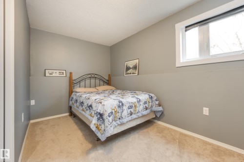 18812 93 Avenue, Edmonton, AB - Indoor Photo Showing Bedroom