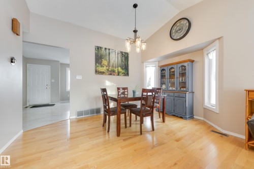 18812 93 Avenue, Edmonton, AB - Indoor Photo Showing Dining Room