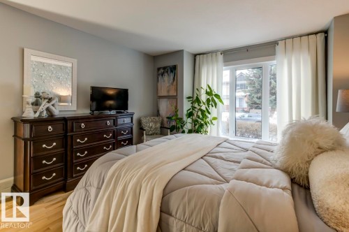 9743 91 Street, Edmonton, AB - Indoor Photo Showing Bedroom