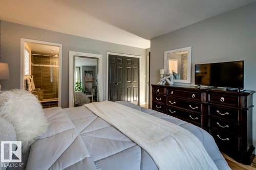 9743 91 Street, Edmonton, AB - Indoor Photo Showing Bedroom