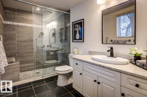 9743 91 Street, Edmonton, AB - Indoor Photo Showing Bathroom