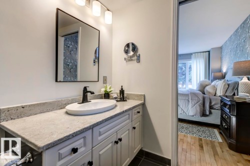 9743 91 Street, Edmonton, AB - Indoor Photo Showing Bathroom