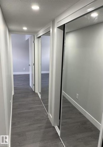 554 Willow Crest, Edmonton, AB - Indoor Photo Showing Other Room