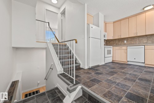 3543 46 Street, Edmonton, AB - Indoor