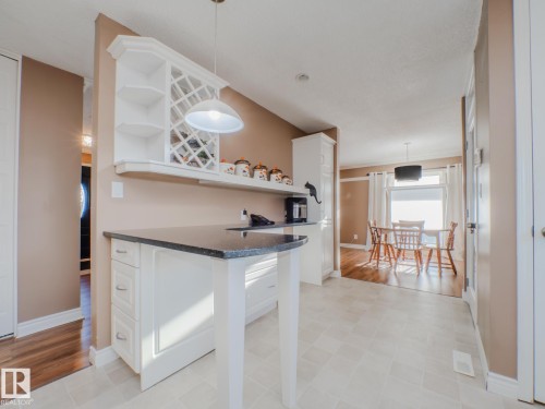 3204 113B Street, Edmonton, AB - Indoor