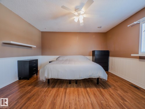 3204 113B Street, Edmonton, AB - Indoor Photo Showing Bedroom