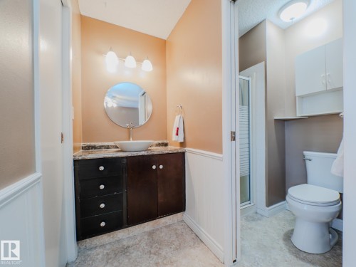 3204 113B Street, Edmonton, AB - Indoor Photo Showing Bathroom