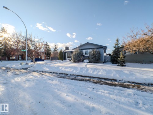 3204 113B Street, Edmonton, AB - Outdoor