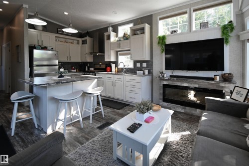 64 53206 Rge Road 55 A, Rural Parkland County, AB - Indoor With Fireplace