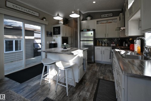 64 53206 Rge Road 55 A, Rural Parkland County, AB - Indoor Photo Showing Kitchen With Double Sink