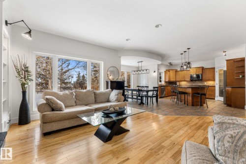74 Linksview Drive, Spruce Grove, AB - Indoor Photo Showing Living Room