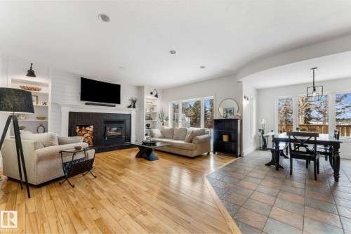 74 Linksview Drive, Spruce Grove, AB - Indoor Photo Showing Living Room With Fireplace