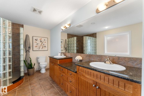 74 Linksview Drive, Spruce Grove, AB - Indoor Photo Showing Bathroom