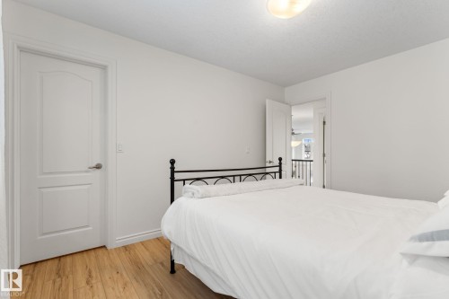 74 Linksview Drive, Spruce Grove, AB - Indoor Photo Showing Bedroom