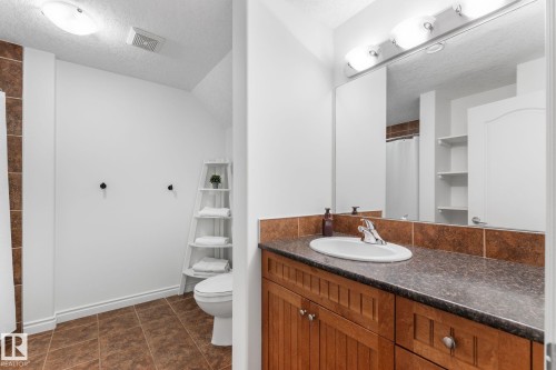 74 Linksview Drive, Spruce Grove, AB - Indoor Photo Showing Bathroom