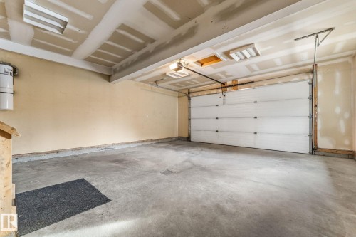 74 Linksview Drive, Spruce Grove, AB - Indoor Photo Showing Garage