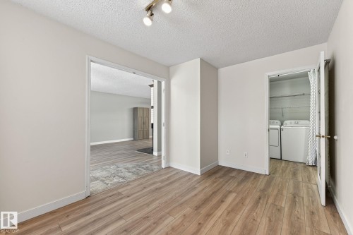 1106 Saddleback Road, Edmonton, AB - Indoor